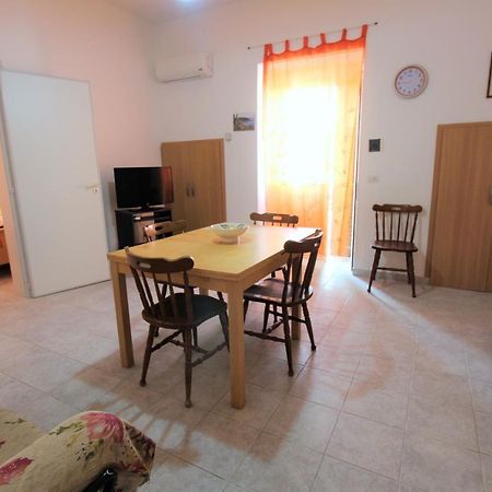 Trilocale Arancione Climatizzato Con Terrazza Panoramica Leilighet Torre San Giovanni Ugento Eksteriør bilde